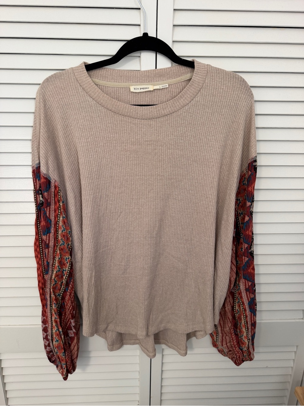 Blu Pepper Beige Ribbed Top with Red & Blue Patterned Balloon Sleeves Size L